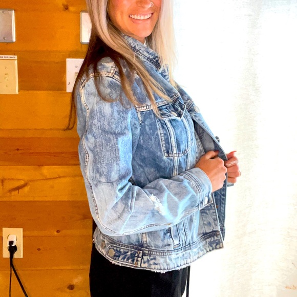 American Eagle oversized jean jacket - Picture 4 of 11